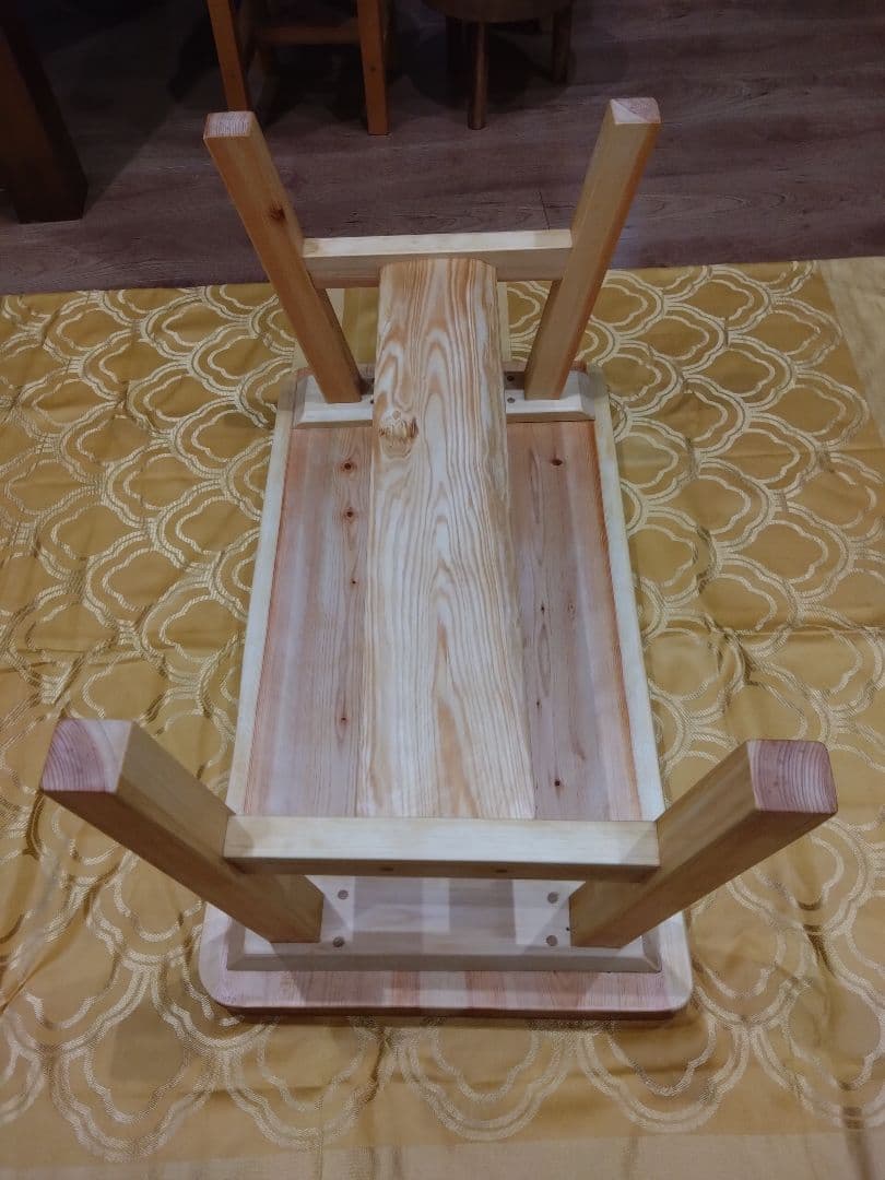 檜のローテーブル⑪　再値下げ❕国産総檜造り耳付テーブル　リビング、ソファー用に❕