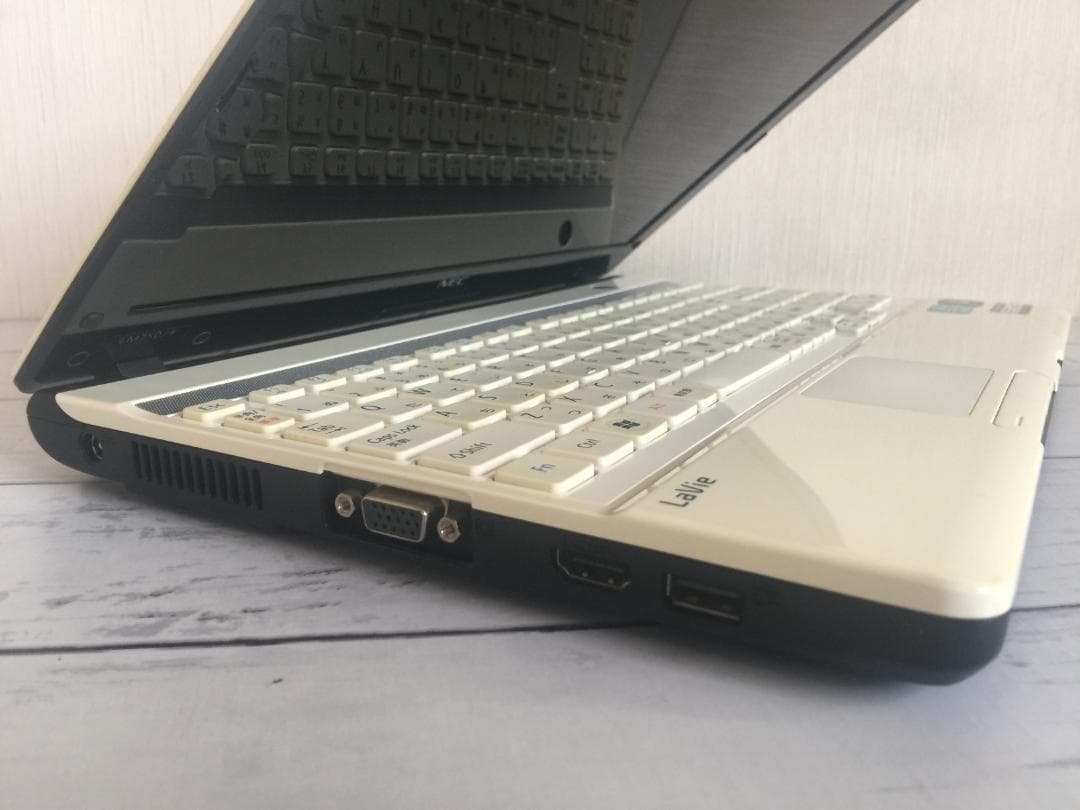 NEC PC-LM750FS6W 13.3型液晶 コンパクト テンキ付きノート