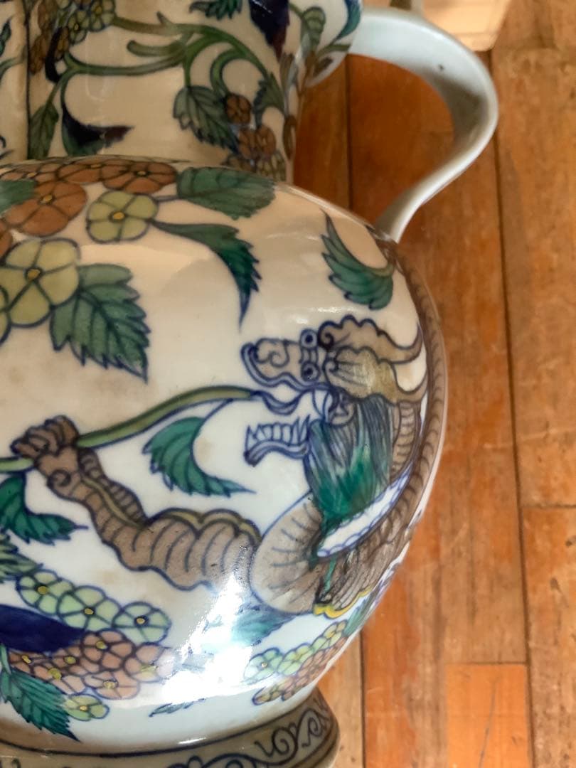 中国美術 闘彩僧帽壺　龍　大清乾隆年製　骨董　アンティーク　手描き