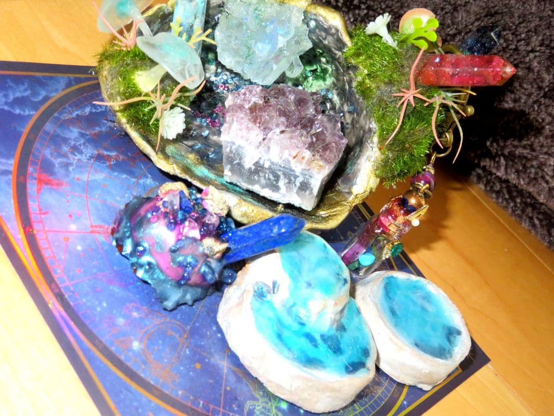 *＊魔鉱石の洞窟＊*　浄化用　飾り台　アメジストクラスター付　パワーストーン