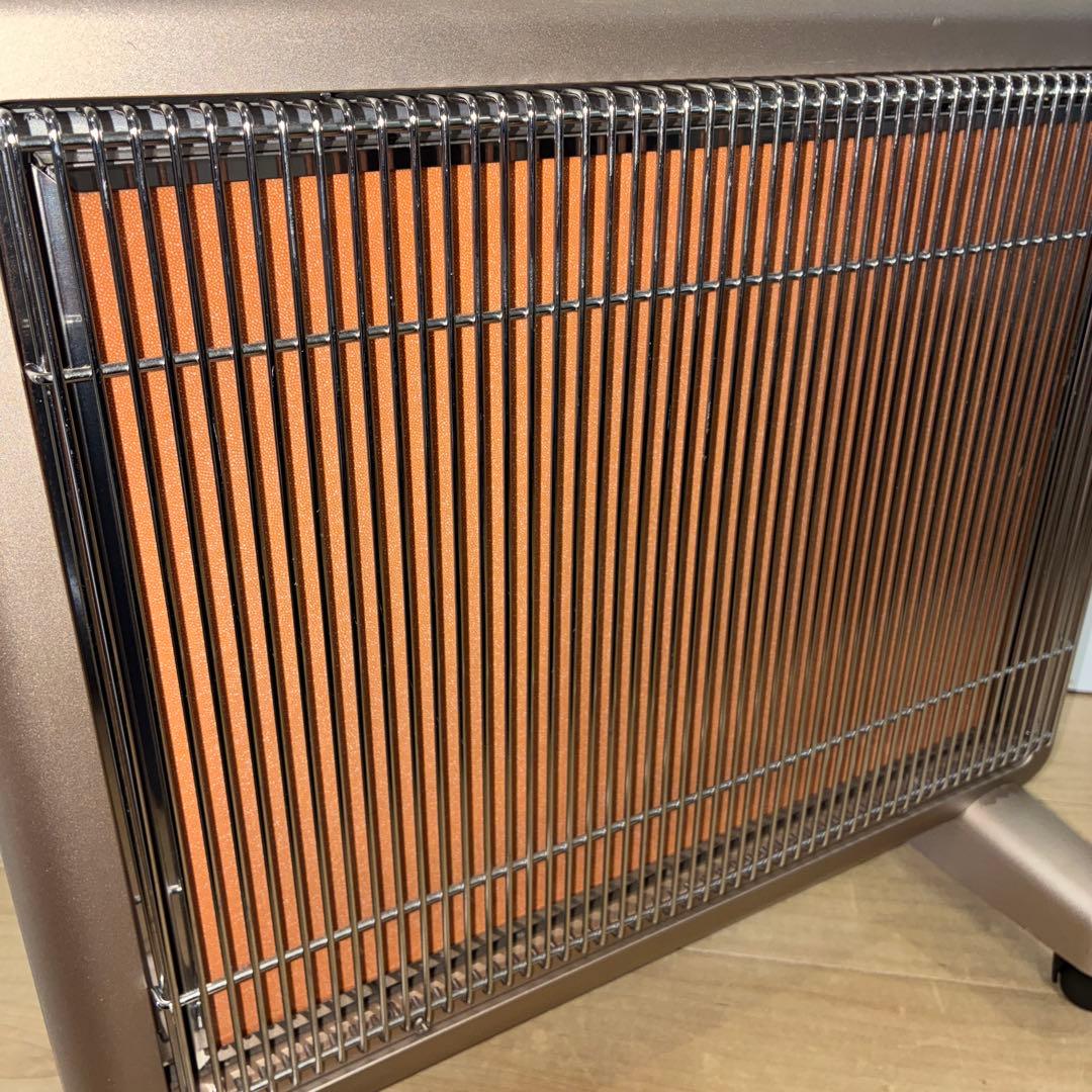 日本遠赤外線株式会社　サンルミエ・エクセラ7 ヒーター　n700l-gr