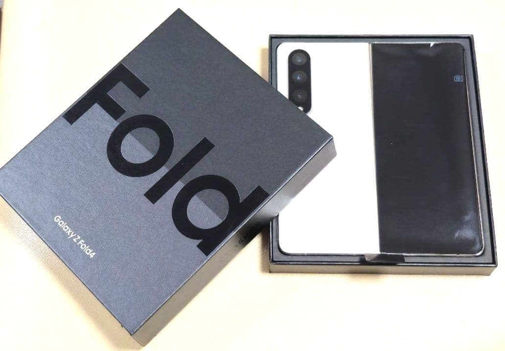 【最終値下げ】Galaxy Z Fold 4 香港版 256GB ベージュ色