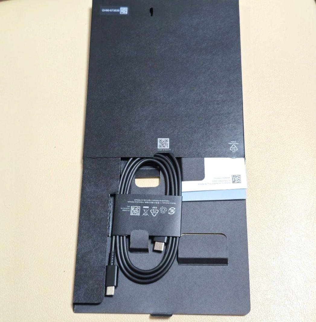 【最終値下げ】Galaxy Z Fold 4 香港版 256GB ベージュ色