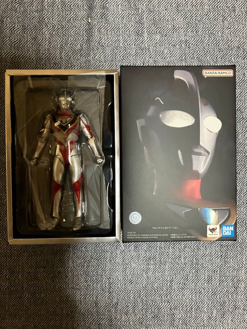 フィギュアーツ　真骨彫製法　ウルトラマンガイアV2