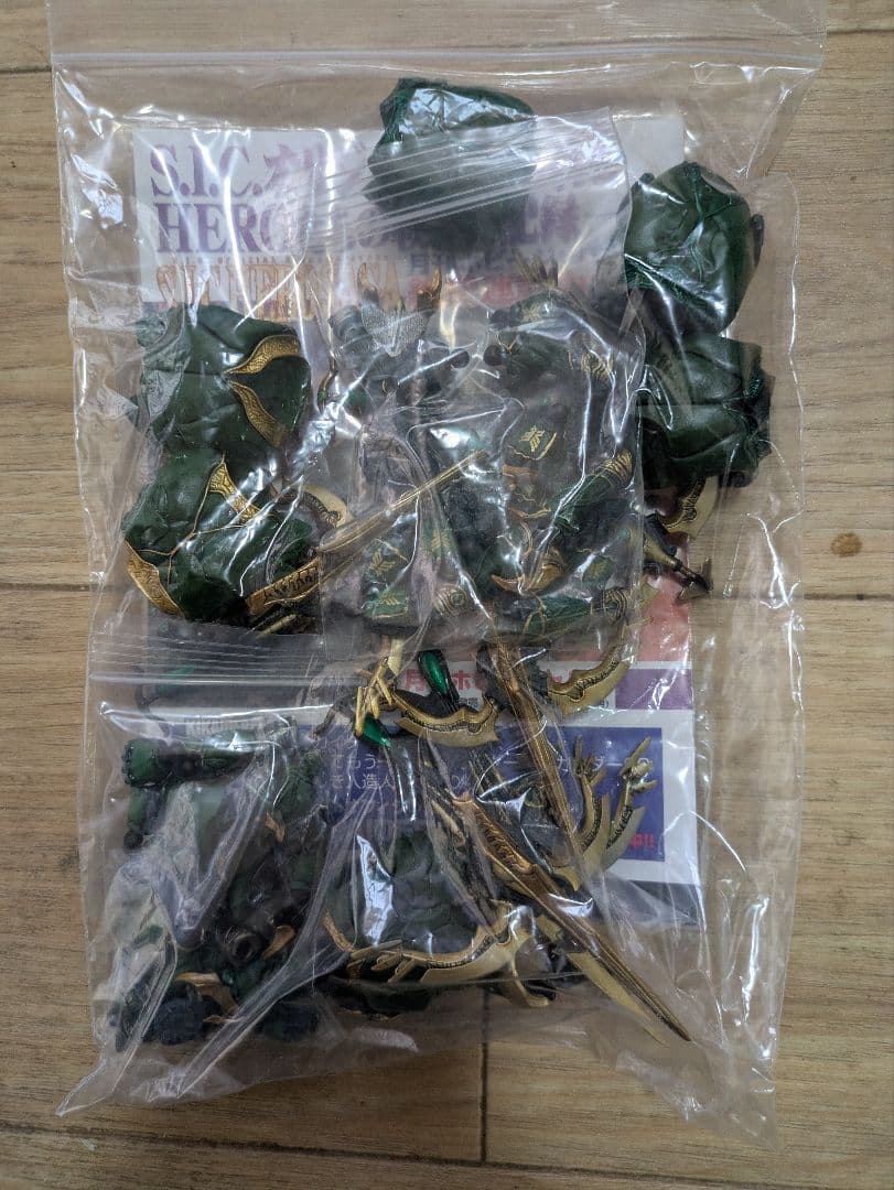 SIC仮面ライダークウガ1体で予備パーツとライジングフォーム セット武器画像あり