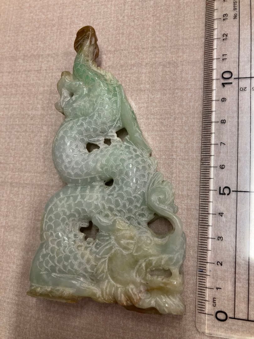 翡翠 ドラゴン 彫刻 龍