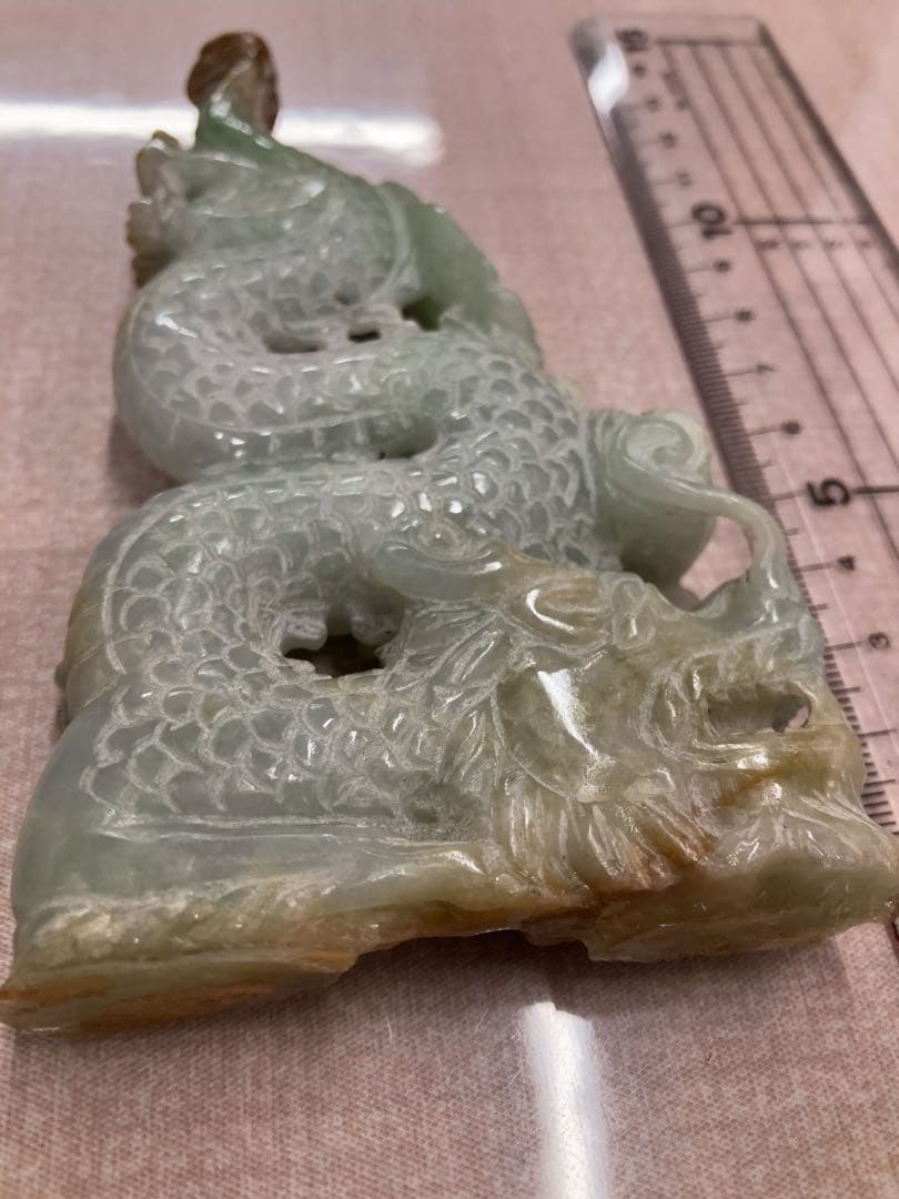 翡翠 ドラゴン 彫刻 龍