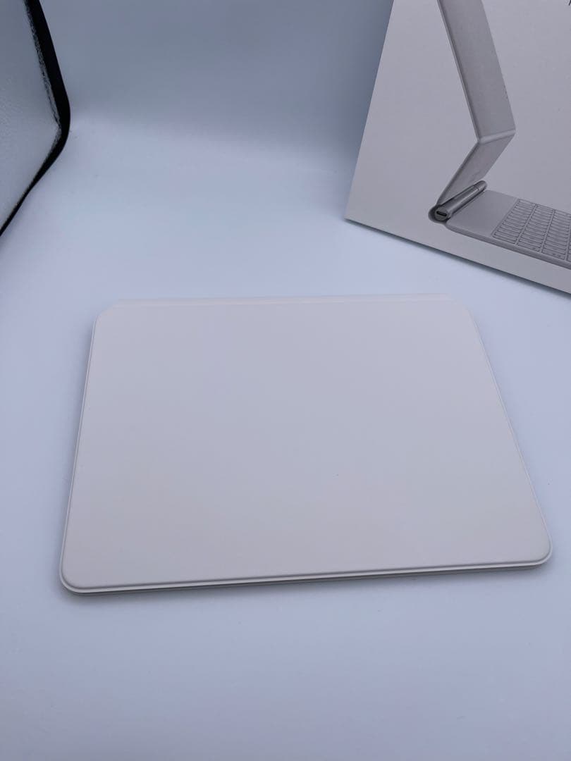 iPad Magic Keyboard ホワイト