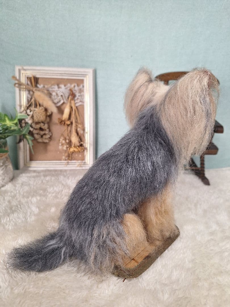 羊毛フェルト ヨークシャーテリア 置物