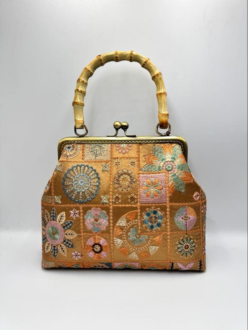 【ハンドメイド】 刺繍　がま口バッグ ハンドバッグ　#602