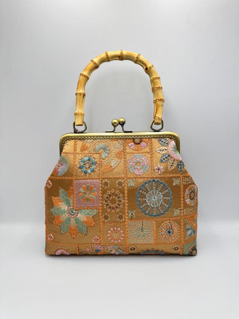 【ハンドメイド】 刺繍　がま口バッグ ハンドバッグ　#602