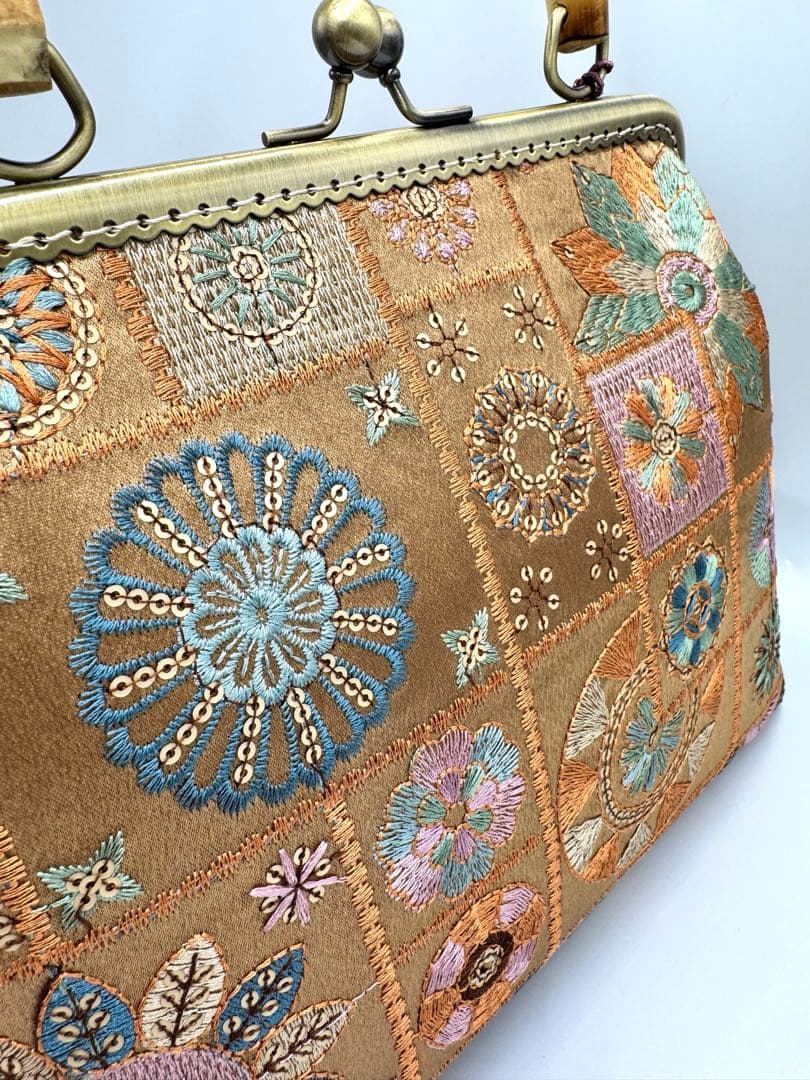 【ハンドメイド】 刺繍　がま口バッグ ハンドバッグ　#602