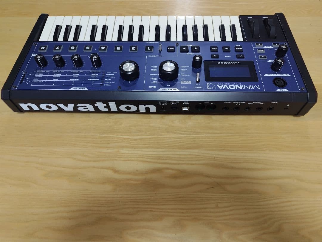 Novation MININOVA　シンセサイザー
