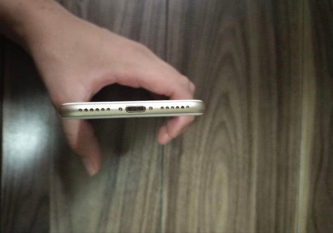 Apple iPhone 7 ゴールド　32GB SIMフリー 美品