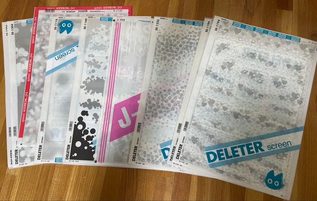 スクリーントーン200枚以上と漫画原稿用紙80枚以上