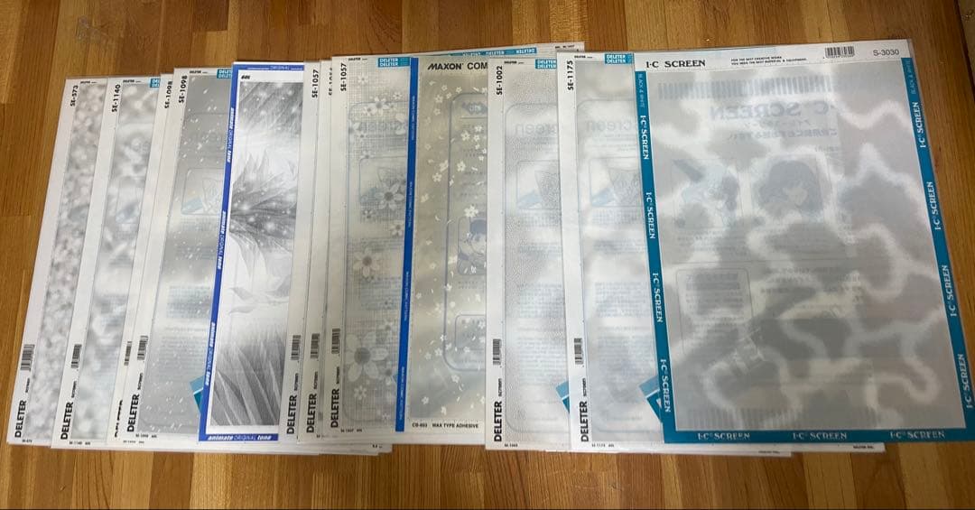 スクリーントーン200枚以上と漫画原稿用紙80枚以上