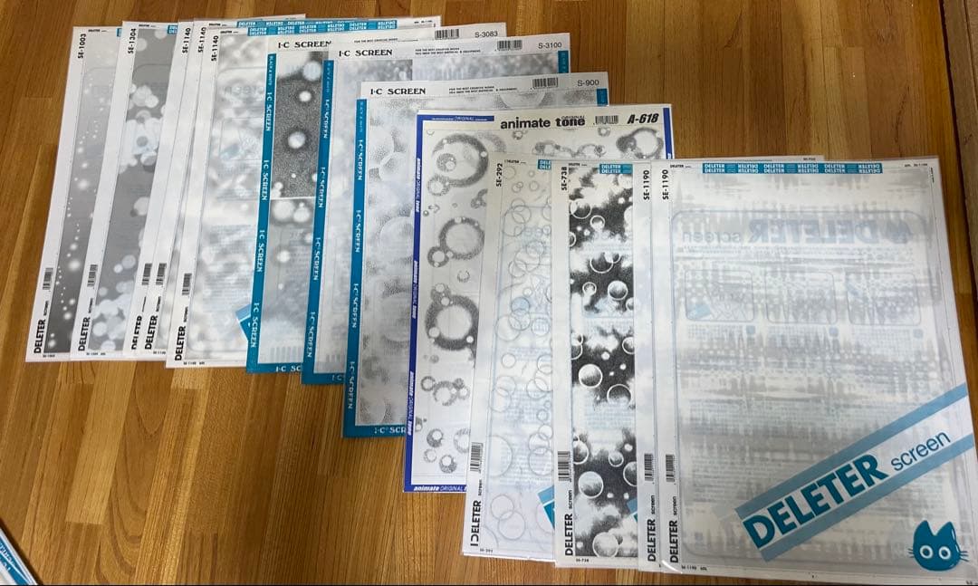 スクリーントーン200枚以上と漫画原稿用紙80枚以上