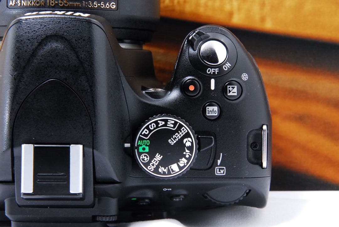 【初心者】一眼レフ Nikon ニコン D5100 バリアングル スマホ転送