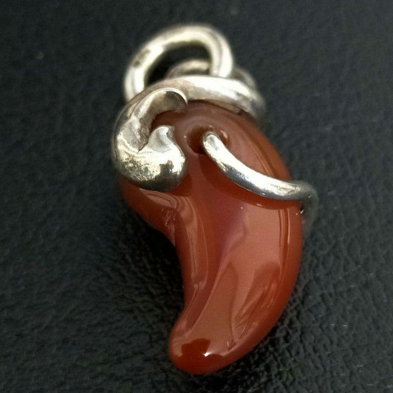 希少　925 刻印　ネックレスのペンダントトップ（血赤珊瑚 ？カーネリアン？）