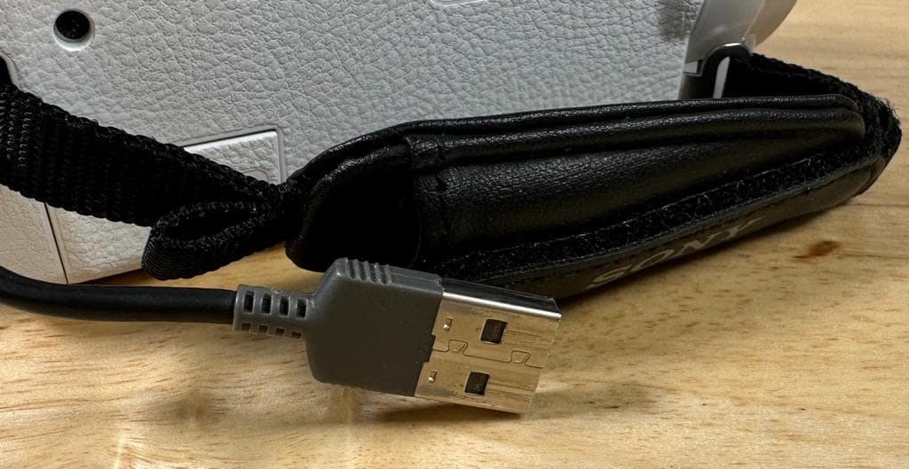 【大容量バッテリ2個・128GB付】SONY HDR-CX680 ホワイト