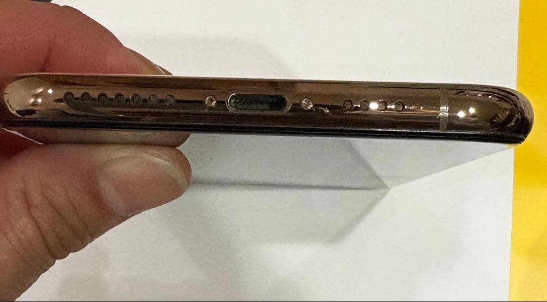 iPhone xsゴールド 本体