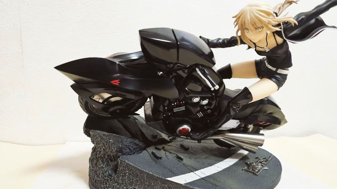 セイバー　アルトリア・ペンドラゴン　オルタ　キュイラッシェ・ノワール　フィギュア