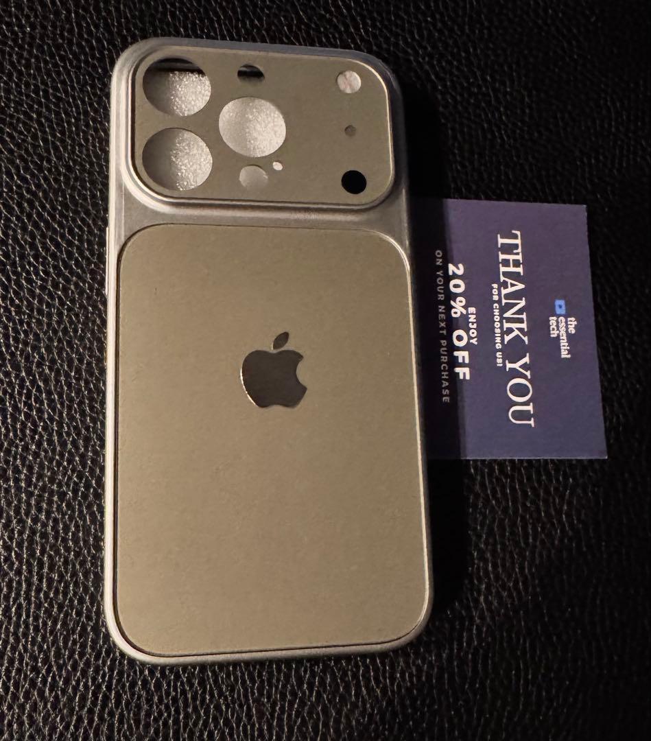 iPhone 15 Pro 256GB ナチュラルチタニウム +ケース付属