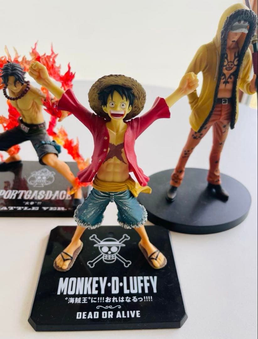 ONE PIECEフィギュア　宴　他オマケ付き