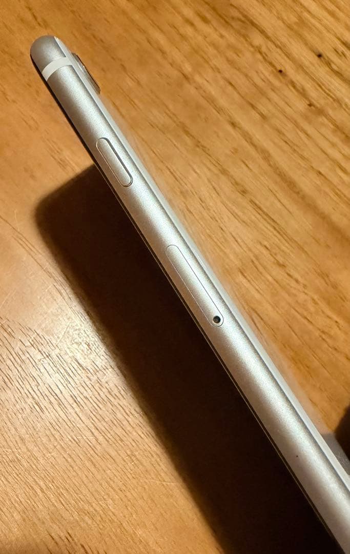 Apple iPhone SE (第2世代) ホワイト【美品・バッテリー76%】