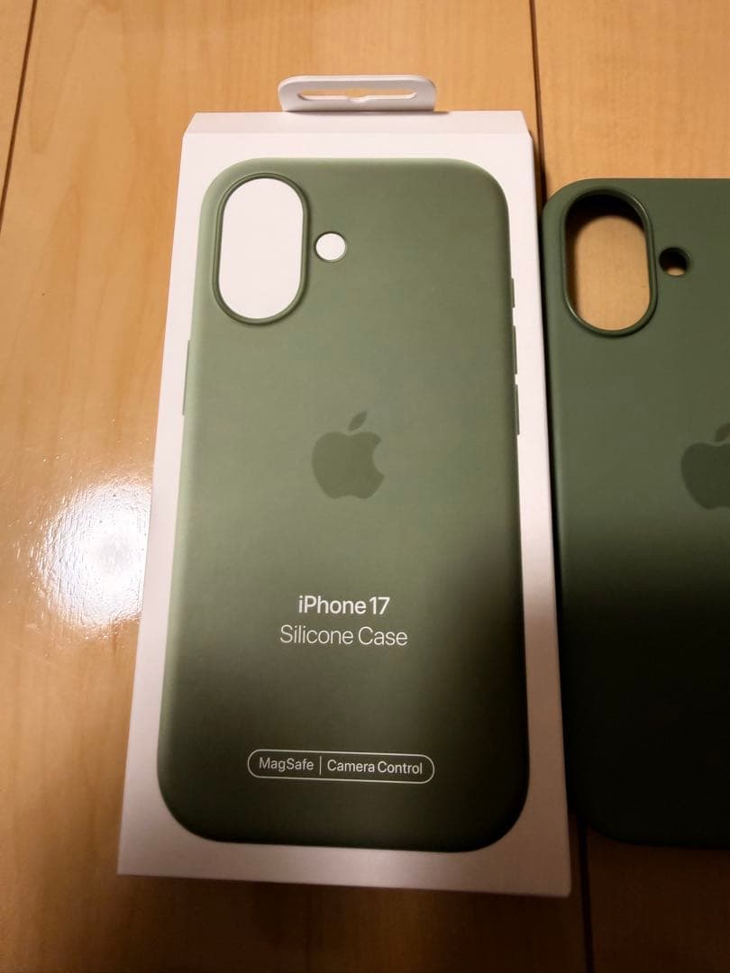 ほぼ未使用iPhone 17 純正シリコンケース グリーン セージ　ライトモス
