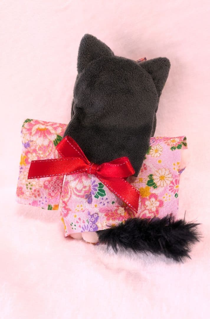 着せ替えOK　座敷わらし　女の子　縁起物　高級　ちりめん　ピンク　赤　ぬいぐるみ