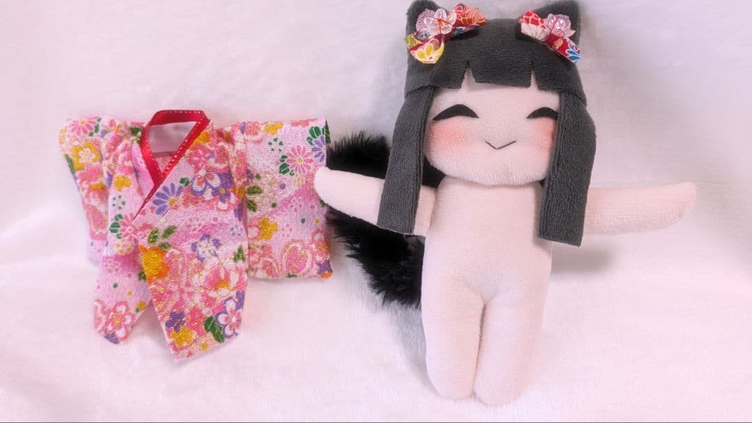 着せ替えOK　座敷わらし　女の子　縁起物　高級　ちりめん　ピンク　赤　ぬいぐるみ