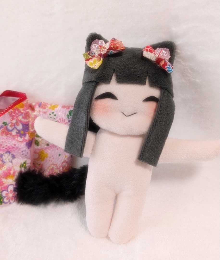着せ替えOK　座敷わらし　女の子　縁起物　高級　ちりめん　ピンク　赤　ぬいぐるみ