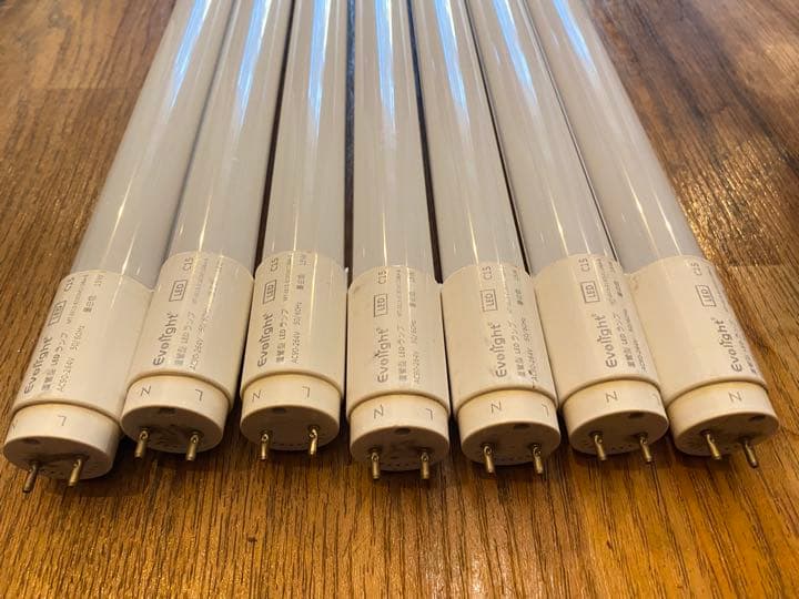 省エネLED1200mm40w相当新品ですけど保管　少々汚れちゃたので特価