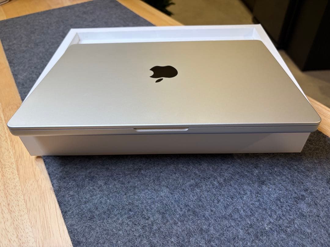 極美品⭐︎MacBookPro 14インチ M4 16GB 512GB おまけ付き