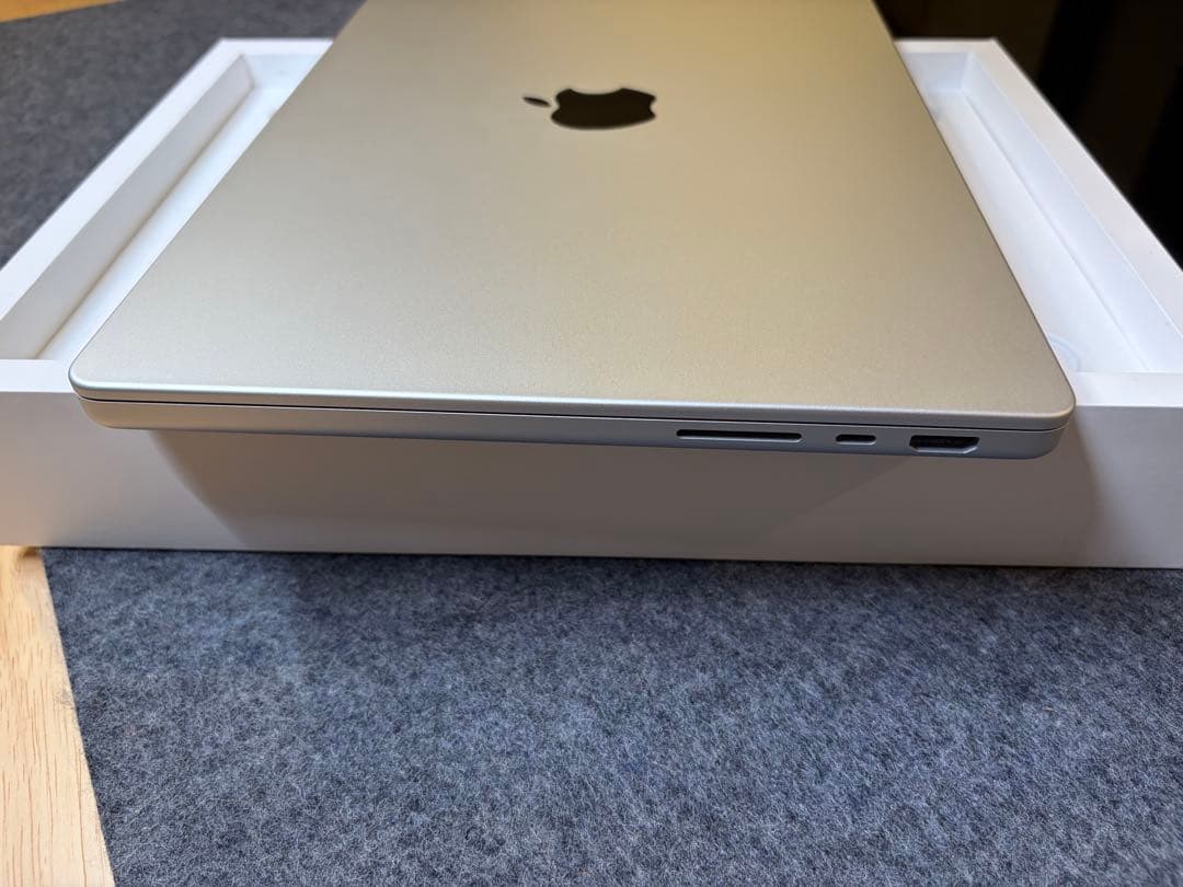 極美品⭐︎MacBookPro 14インチ M4 16GB 512GB おまけ付き