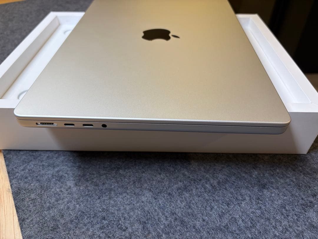 極美品⭐︎MacBookPro 14インチ M4 16GB 512GB おまけ付き