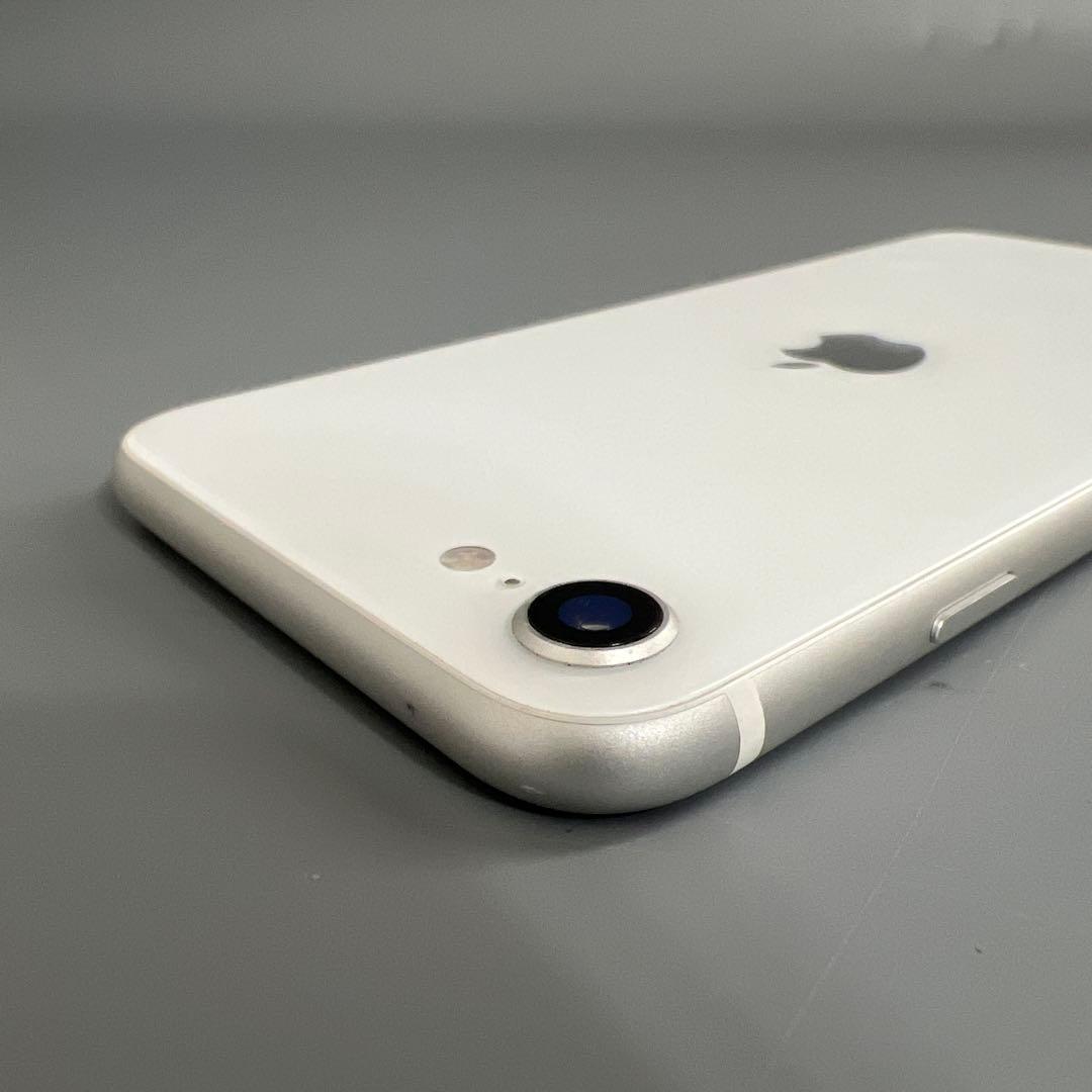 Apple　iPhone　SE　128GB　ホワイト 本体