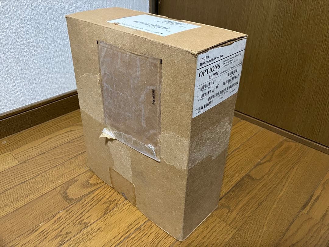 【送料無料】IBM ポータブルドライブベイ 00N7940 37L1513