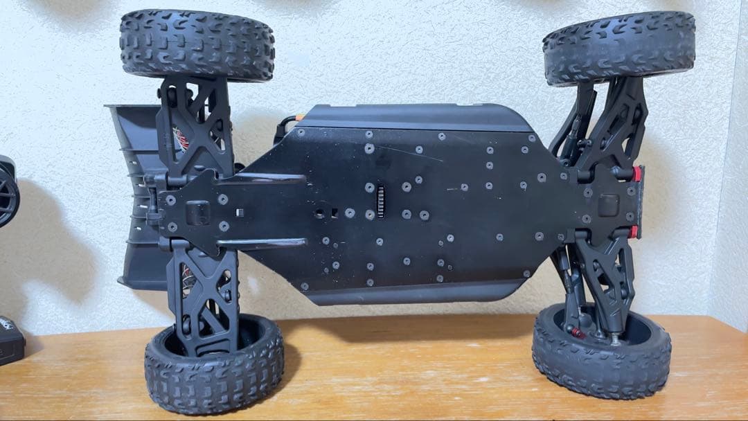 arrma タイフーン 6s