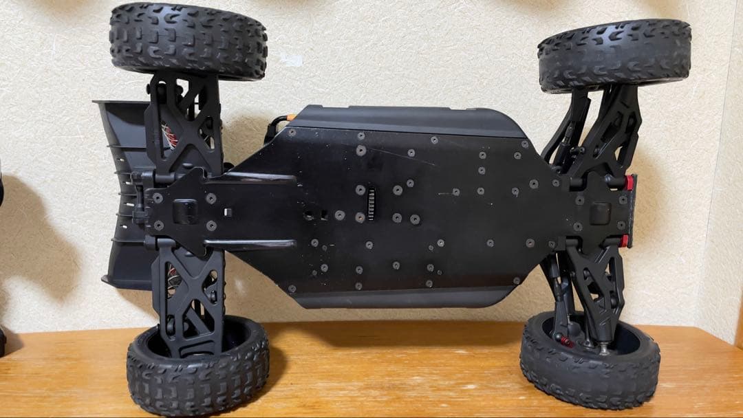 arrma タイフーン 6s