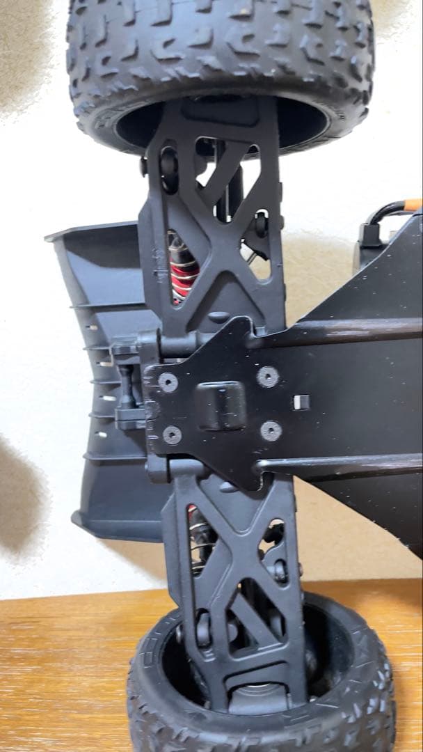 arrma タイフーン 6s