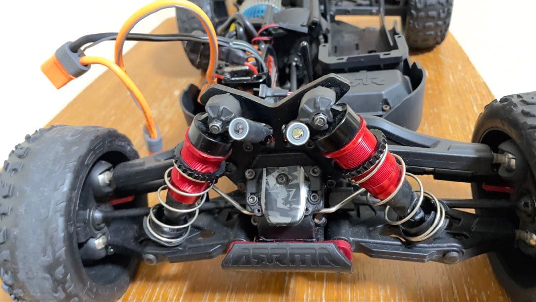 arrma タイフーン 6s