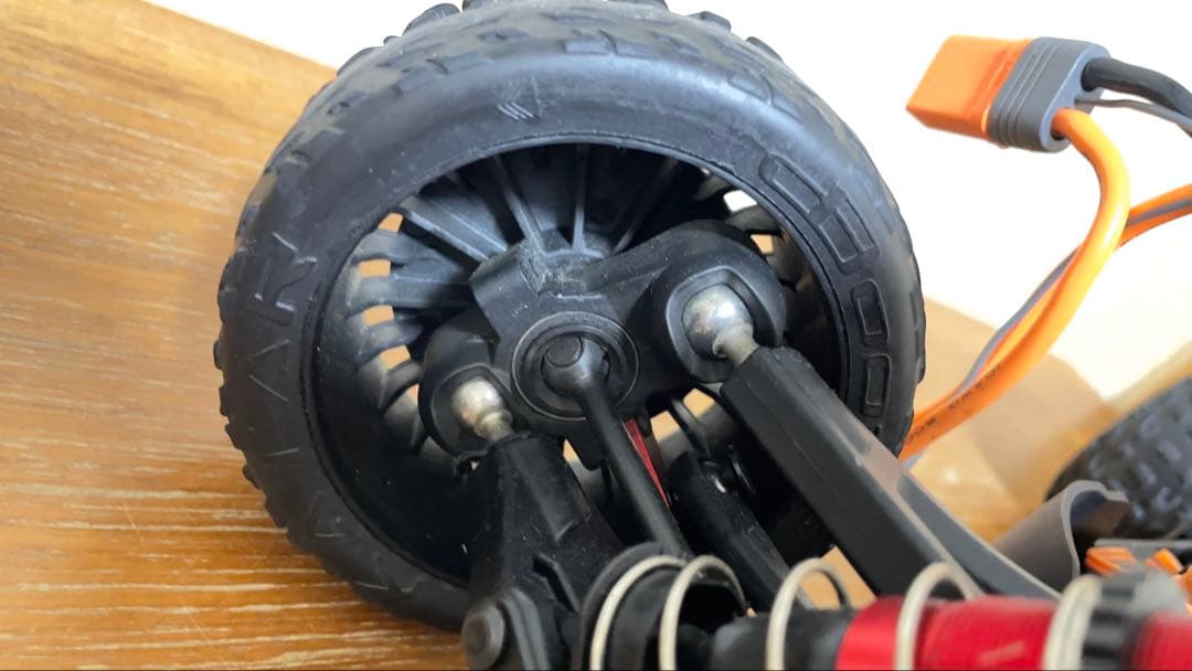 arrma タイフーン 6s