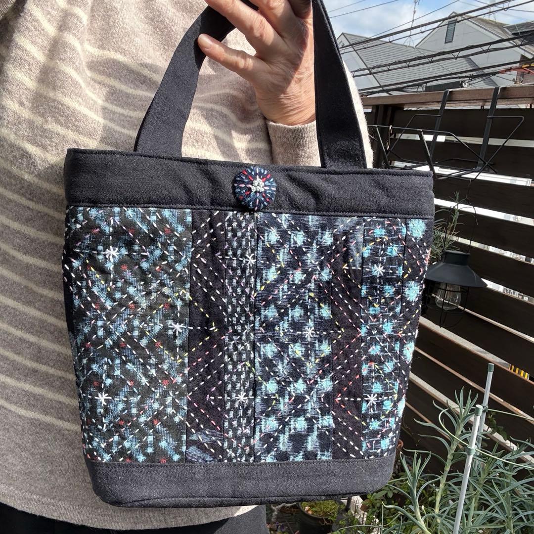 藍染絣の古布リメイク✴︎パッチワークと刺し子トートバッグ　ハンドメイド　オマケ付き