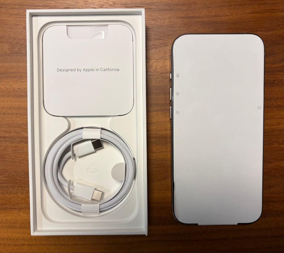 iPhone 15 pro ナチュラルチタニウム 256GB SIMフリー