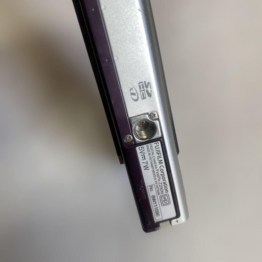Fujifilm FinePix Z250fd コンパクトデジタルカメラ