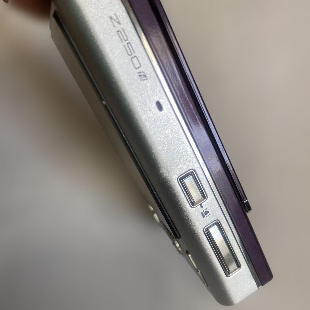 Fujifilm FinePix Z250fd コンパクトデジタルカメラ