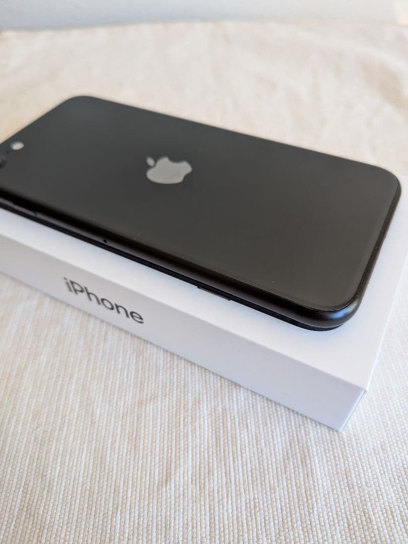 iPhoneSE 第2世代　ブラック　本体　128GB