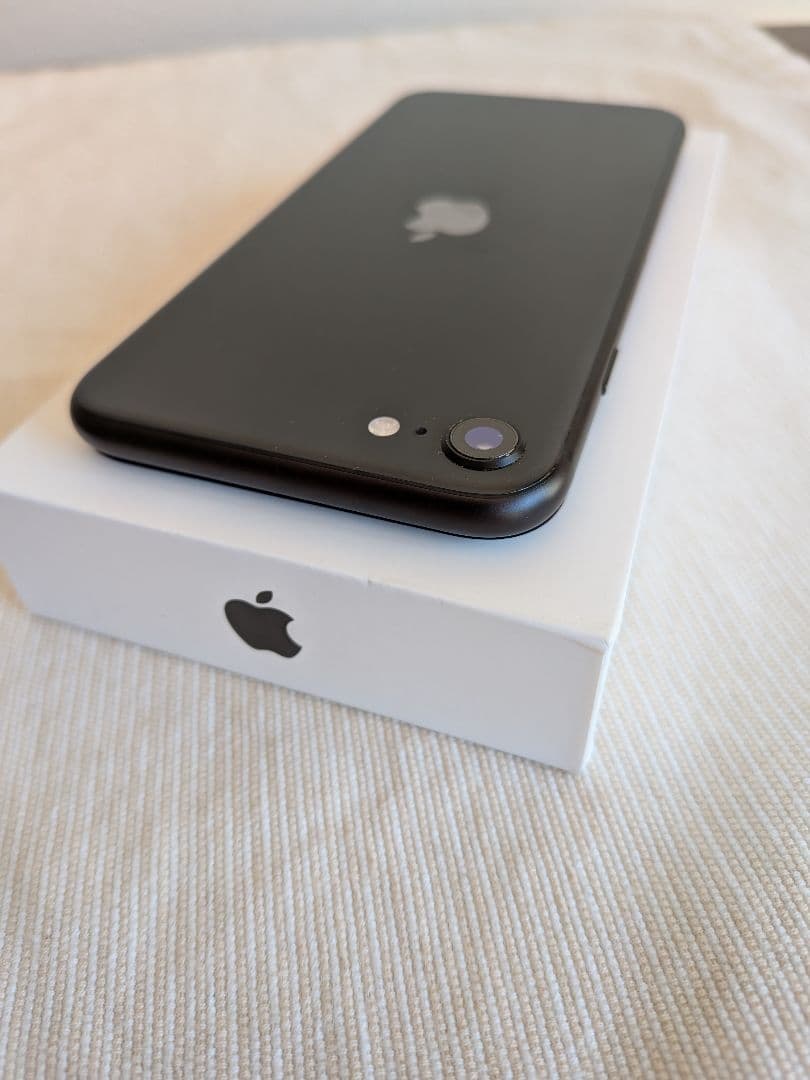 iPhoneSE 第2世代　ブラック　本体　128GB